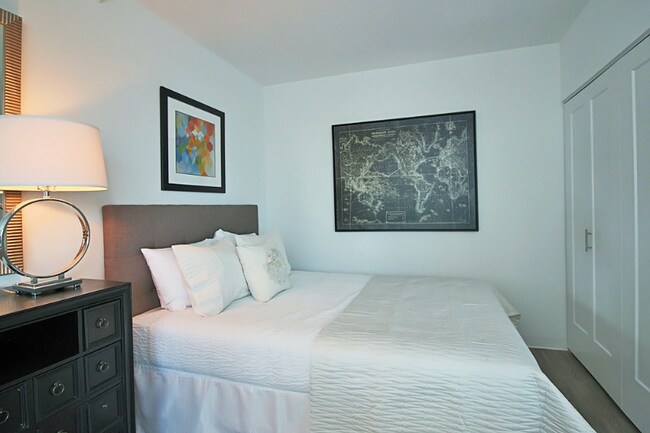 233 W Ontario St, Chicago, IL 60654 - photo 7