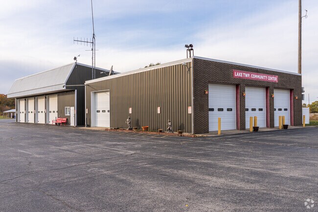 The Lake Village Community Center hosts regular events including a weekly farmers market.