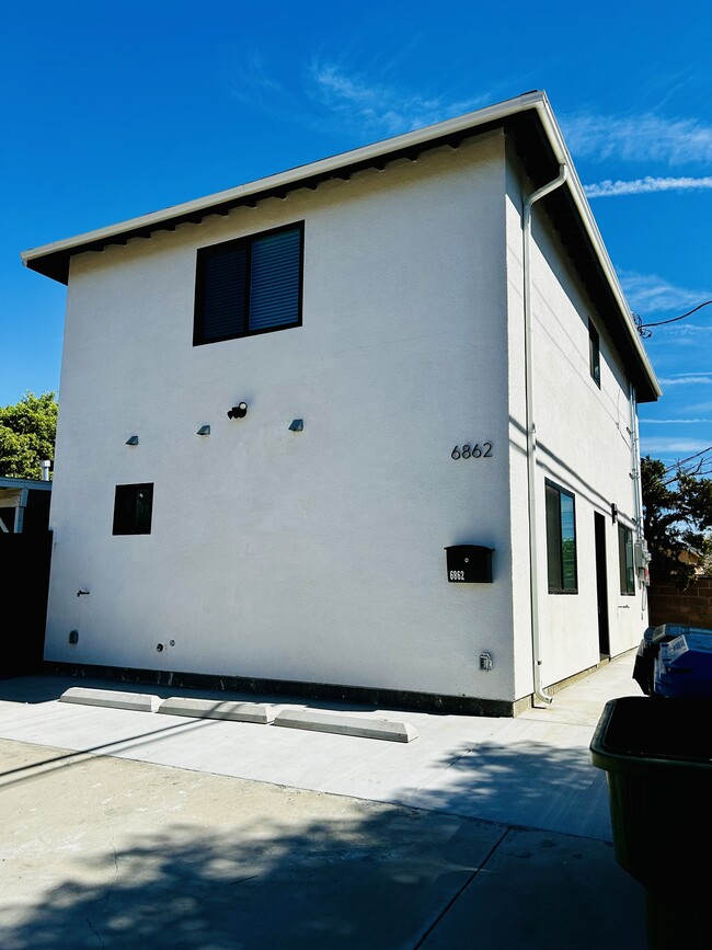 6862 Bothwell Rd, Reseda, CA 91335