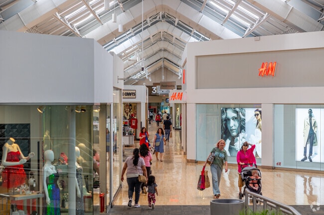 Find your favorite retail options in Northeast Philadelphia at the Philadelphia Mills Mall.