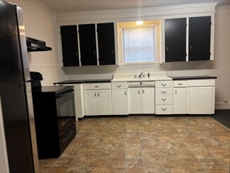 47 Elkins St, Franklin, NH 03235