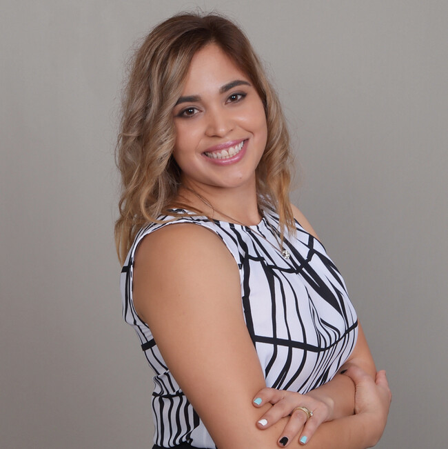 Veronica Flores Real Estate Agent In Goodyear Az