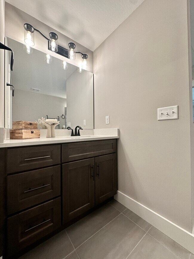 5017 Waterford Ln, Middletown, OH 45042 - photo 2