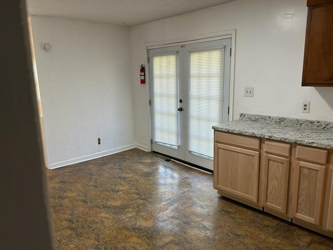 2336 Lake Ave, Fayetteville, NC 28301 - photo 6