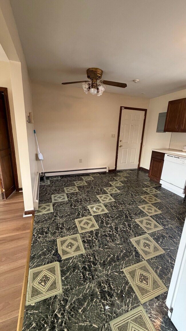 541 Revere St unit 3B, Revere, MA 02151 - photo 5