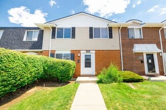 23600 Lamplighter Dr, Southfield, MI 48075