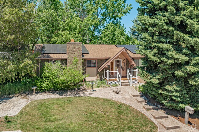 Traditional ranchers in Leawood, Littleton, CO are easy to find.