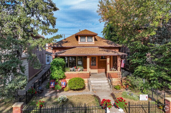 Charming craftsman-style homes are common in the Riverfront Park neighborhood.