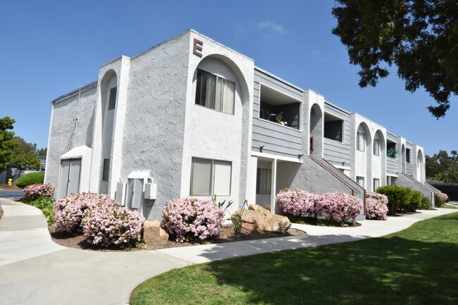 OakLeaf Apartments, Oceanside, CA 92058 - photo 7