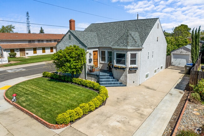 Various home styles, from ranch to craftsman, define Tahoe Park South.