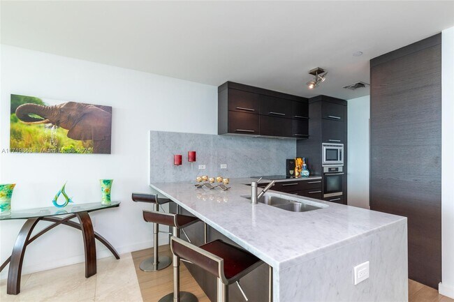 900 Biscayne Blvd unit 2002, Miami, FL 33132 - photo 3