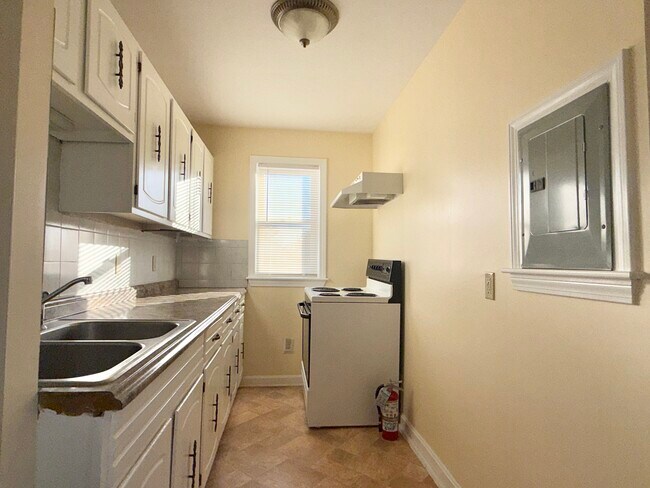1037 Cass Ave unit 1, Woonsocket, RI 02895 - photo 5