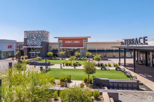 The Terrace at Red Cliffs Mall is a great place to grab a bite and enjoy fellowship with family.