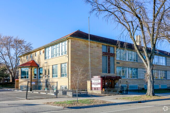 Stonebridge World School: Cultivating global perspectives in a vibrant Minneapolis community.