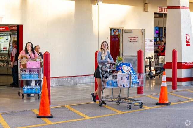 Forest Ridge is located close to big retail businesses like Costco in Davie.