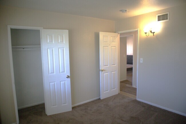 45515 3rd St E, Lancaster, CA 93535 - photo 7