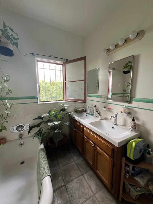 8400 Blackburn Ave unit 8400 Blackburn, Los Angeles, CA 90048 - photo 7