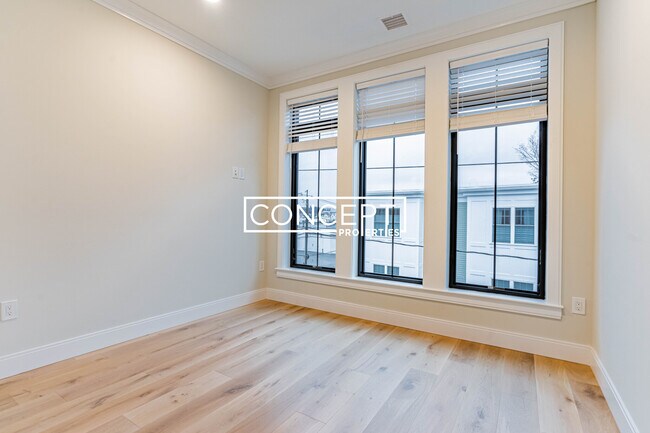 151 Everett St unit 303B, Boston, MA 02134 - photo 3