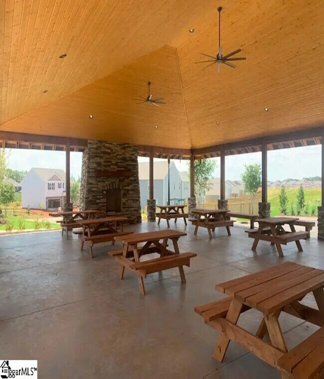 Fully Furnished Home - 1952 Crumhorn Ave, Boiling Springs, SC 29316 - photo 5