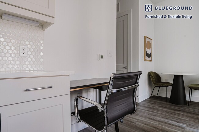 212 W Highland Mall Blvd unit FL2-ID277, Austin, TX 78752 - photo 4