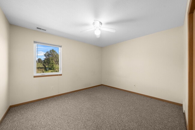 1420 E Redwood Blvd unit 1420 E Redwood BLVD, Brandon, SD 57005 - photo 2