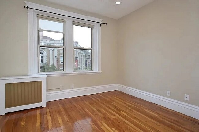 64 Charlesgate E unit 42, Boston, MA 02215 - photo 2