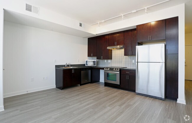 The L Apartments, Raleigh, NC 27601 - photo 2