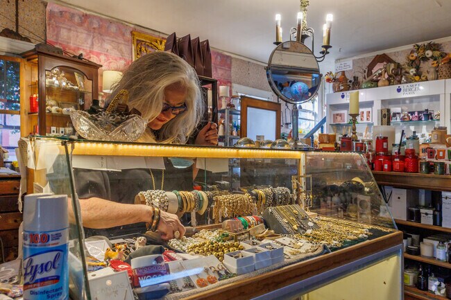 Massard is very close to many shopping options for residents.