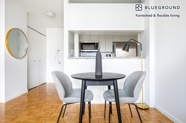 400 Chambers St unit FL26-ID608, New York, NY 10282 - photo 5