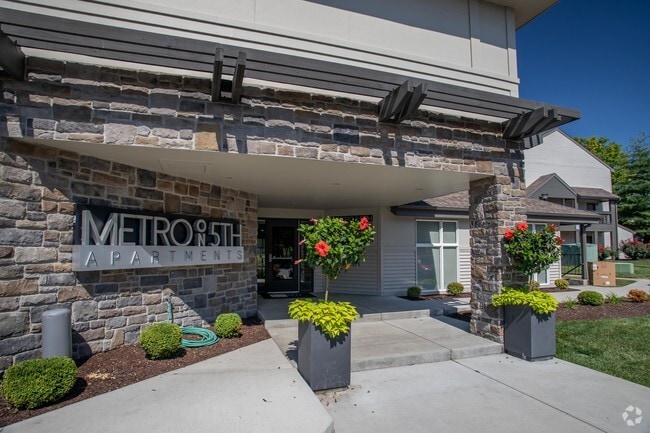 Metro on 5th, Saint Charles, MO 63303 - photo 4