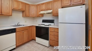 278 Grove St Unit 10, Newton, MA 02466