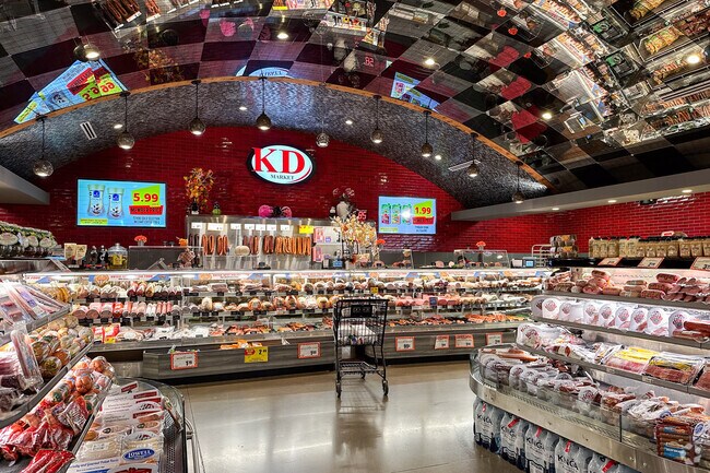 KD Market is a great Polish grocery store in Birch Manor.
