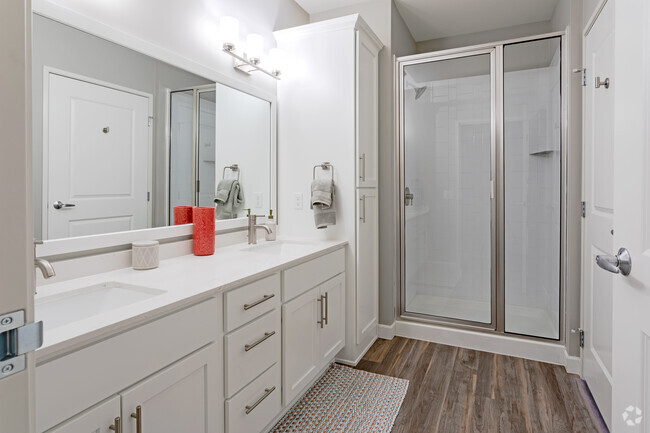 2BR, 2BA - Whitewater
