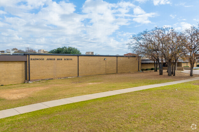 Harwood Junior High School, Bedford TX Rankings & Reviews - Homes.com