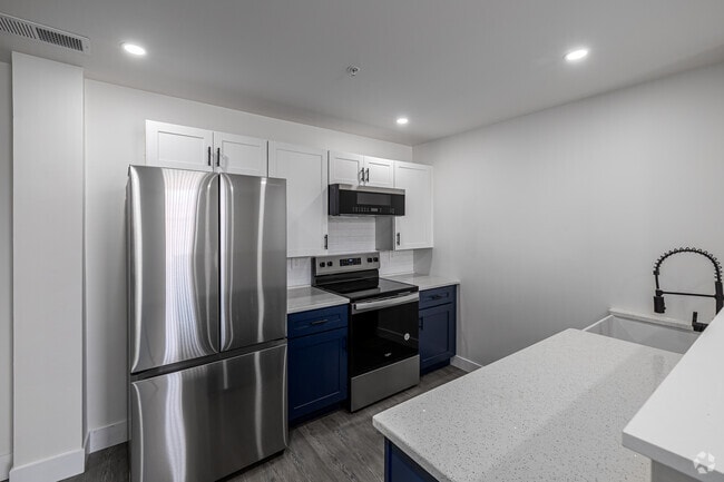 484 Main St, Middletown, CT 06457 - photo 2