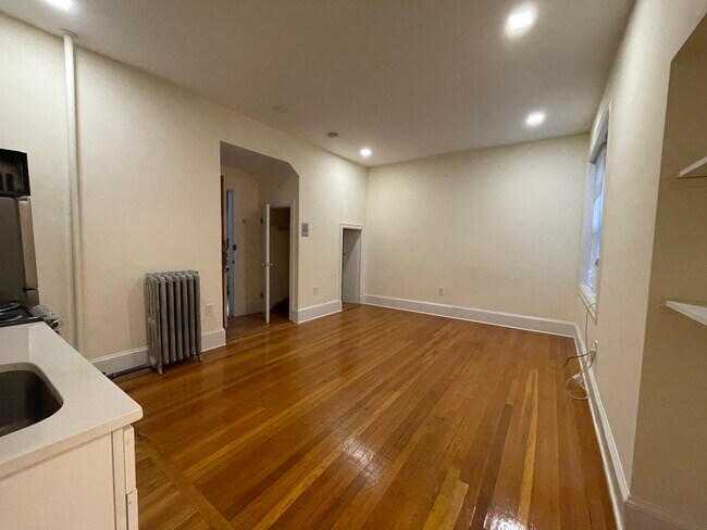 11 Englewood Ave unit 5, Brookline, MA 02445 - photo 5