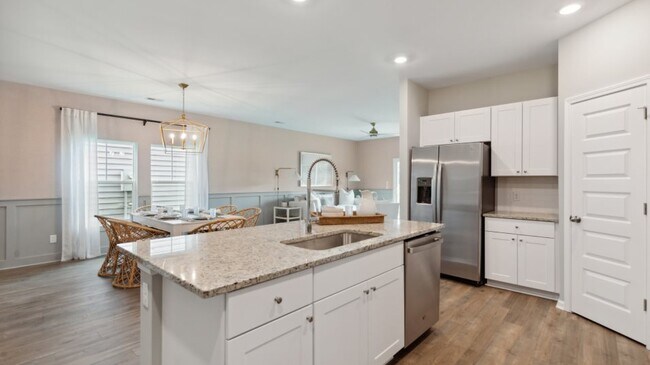 912 Blacksmith Dr, Loris, SC 29569 - photo 4