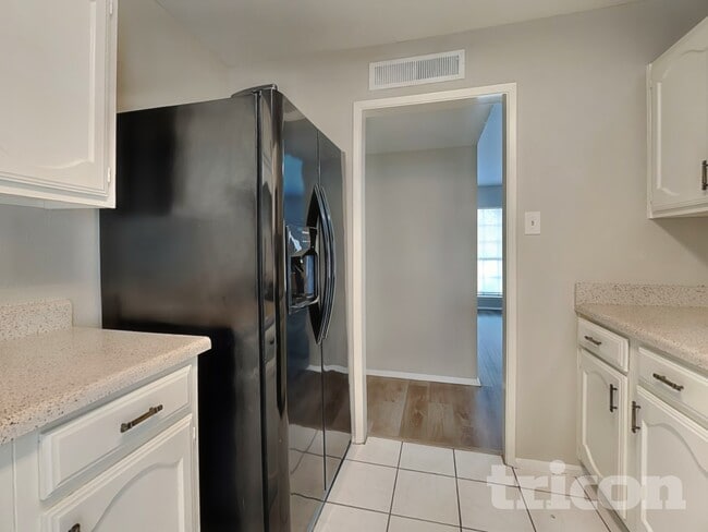 2806 Quail Run Dr, Humble, TX 77396 - photo 6