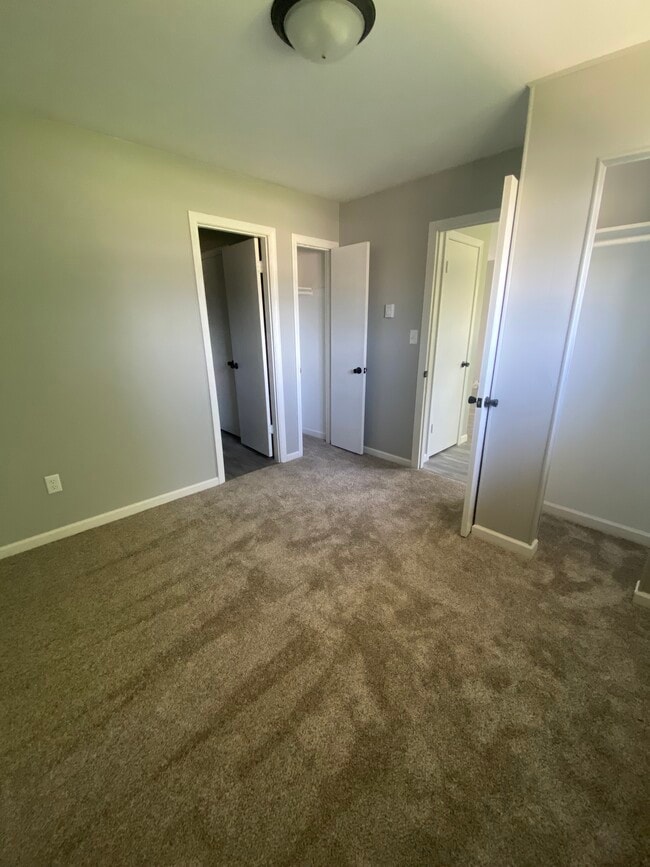 Pine Manor Apartments, Kokomo, IN 46902 - photo 5