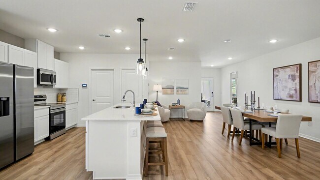 6233 Forest Pines Dr unit 36472960, Bellview, FL 32526 - photo 5