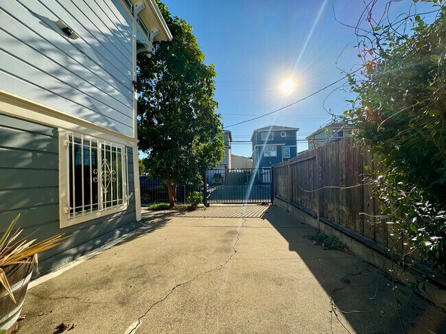1054 24th St unit A, Oakland, CA 94607 - photo 6