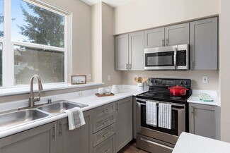 12433 Admiralty Way, Everett, WA 98204