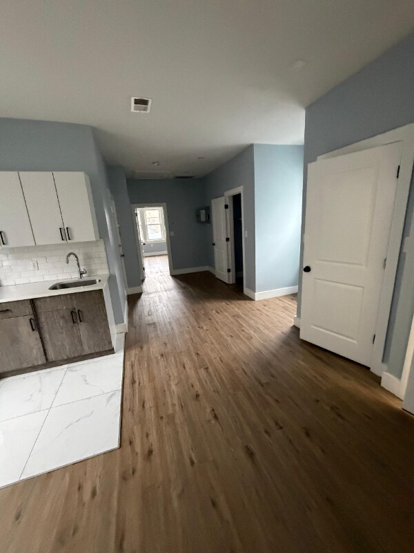 26 Leo Place unit 3, Newark, NJ 07108 - photo 1