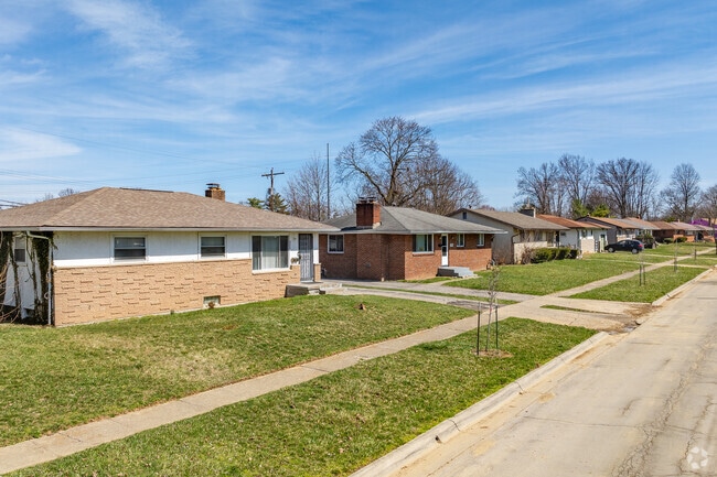 Ranch style homes are common in the Linwood neighborhood.