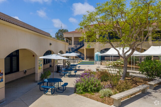 El Camino Creek Elementary has 510 students and 23 teachers.