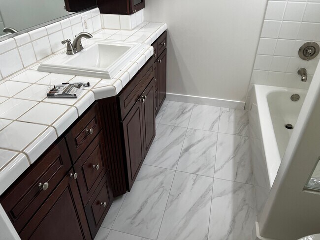 323 S Francisca Ave unit B, Redondo Beach, CA 90277 - photo 6