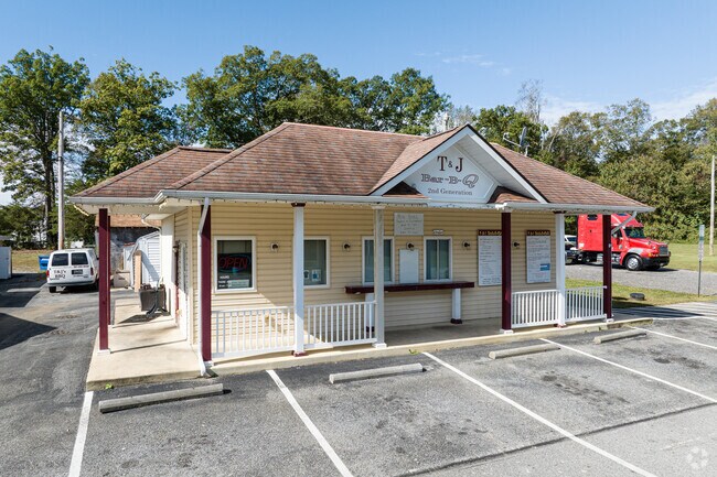 Open weekends, TJ's Barbecue is one of the best places to eat near Nanjemoy.