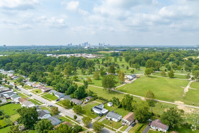 The Oriole Heights neighborhood is situated northeast of downtown Columbus.