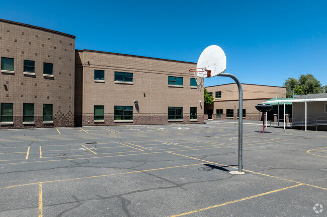 Franklin Elementary School has basketball and foursquare and courts.