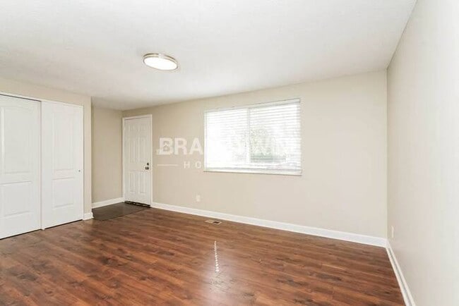 3336 Corey Dr, Indianapolis, IN 46227 - photo 3